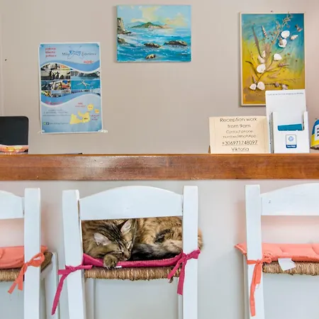 Christina מלון דירות אדאמאס