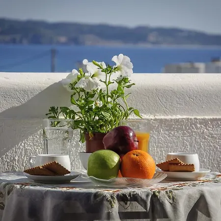 Christina Apartahotel 3*