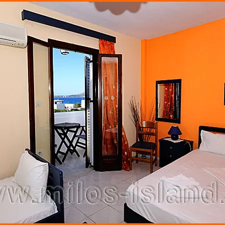 מלון דירות Christina 4*