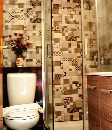 Christina מלון דירות אדאמאס