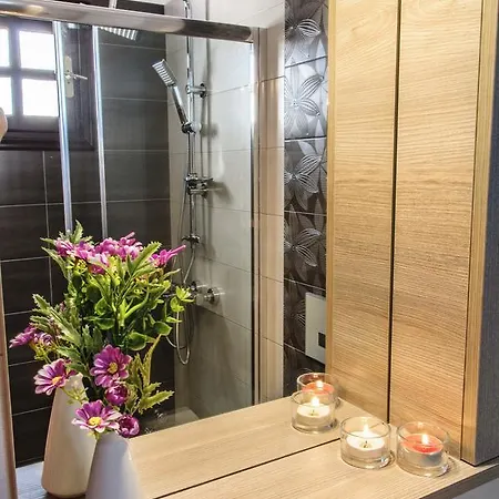 מלון דירות Christina