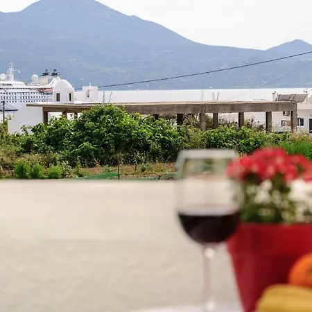 Christina מלון דירות 4*