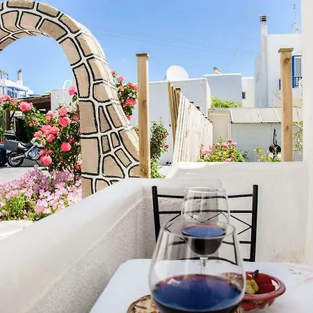 Christina מלון דירות אדאמאס