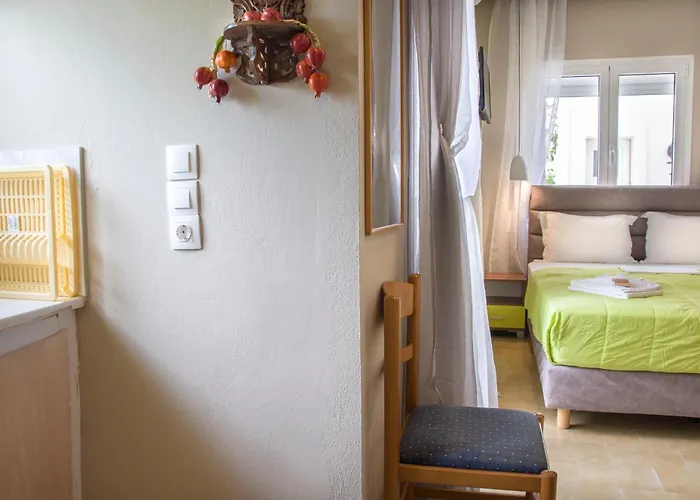 Christina מלון דירות