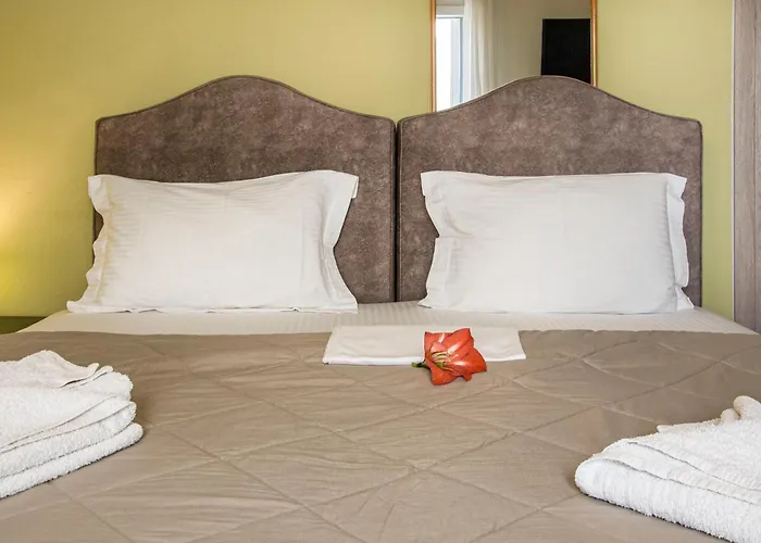 Christina 4* אדאמאס