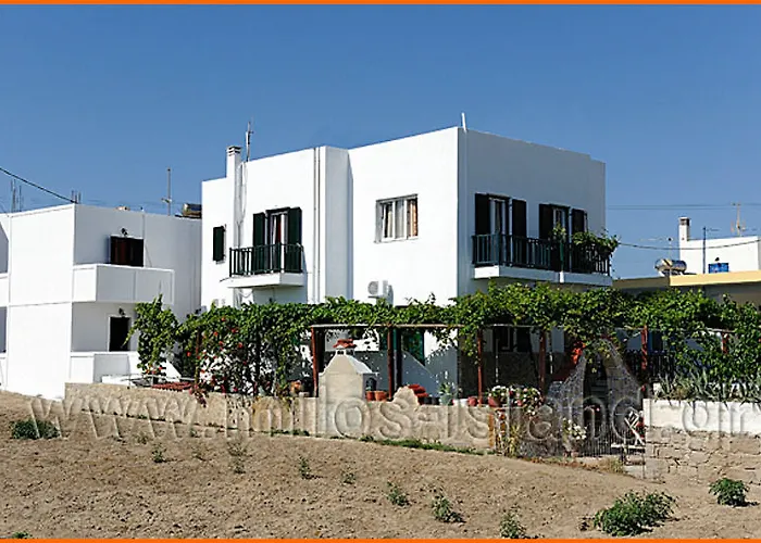 Christina מלון דירות אדאמאס