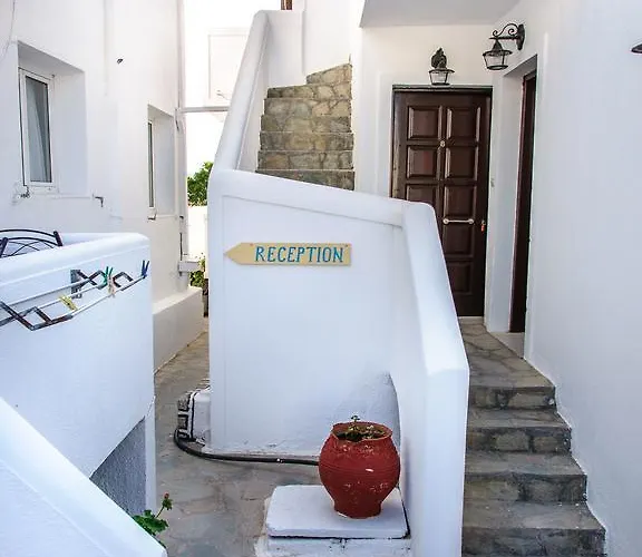 מלון דירות Christina