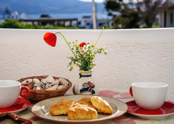 Christina מלון דירות 4*