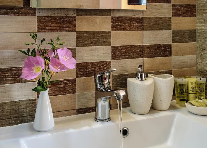 Christina 4* אדאמאס