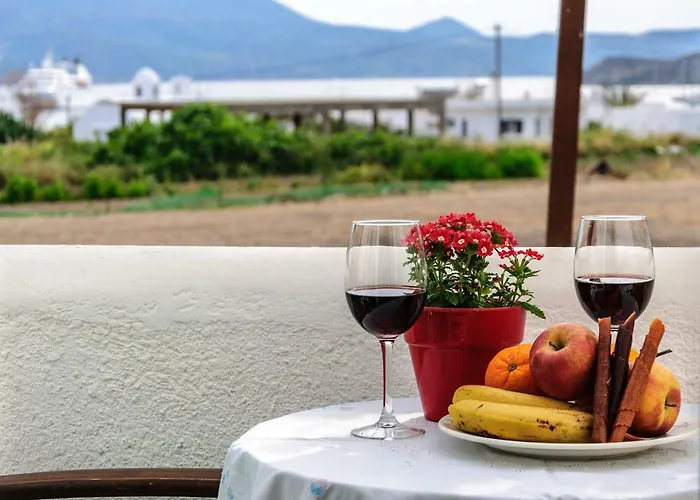 Christina מלון דירות 4*