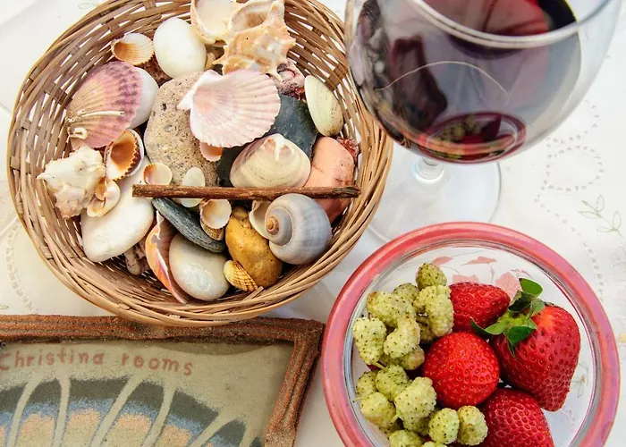 Christina מלון דירות 4*