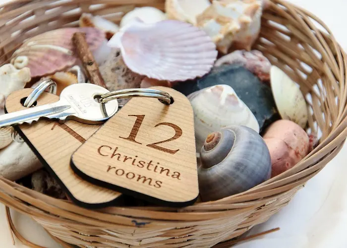 Christina מלון דירות אדאמאס