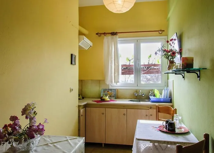 Christina מלון דירות אדאמאס