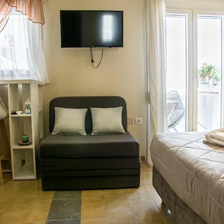 アパートホテル Christina アダマス