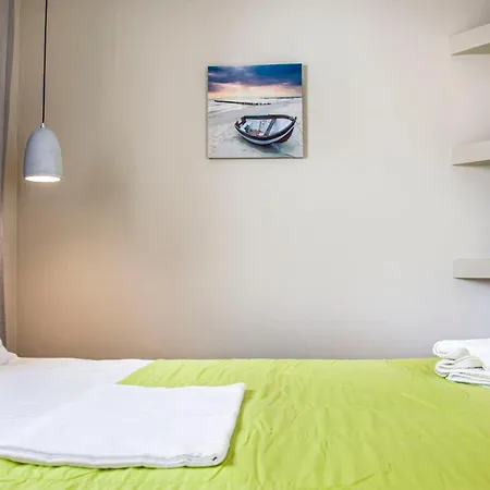 Christina Apartmanhotel 2*