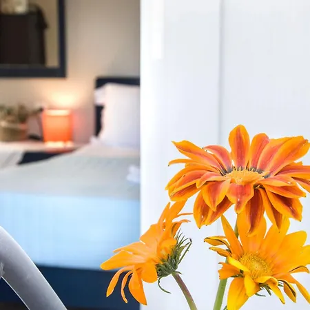 Christina Apartmanhotel 2*