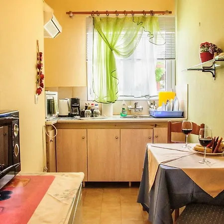 Christina Apartmanhotel