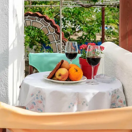 Christina Apartmanhotel Adámasz